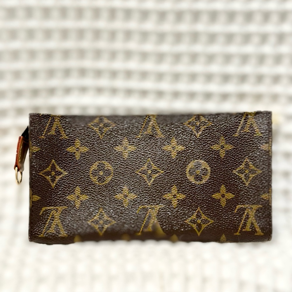 Louis Vuitton Bucket GM Accessory Pouch